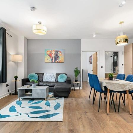Spacious 1 Bedroom Apartment In Central ווקינג מראה חיצוני תמונה